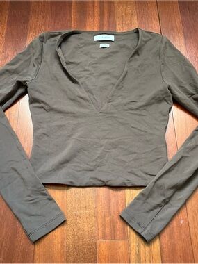 Babaton Contour v neck long sleeve